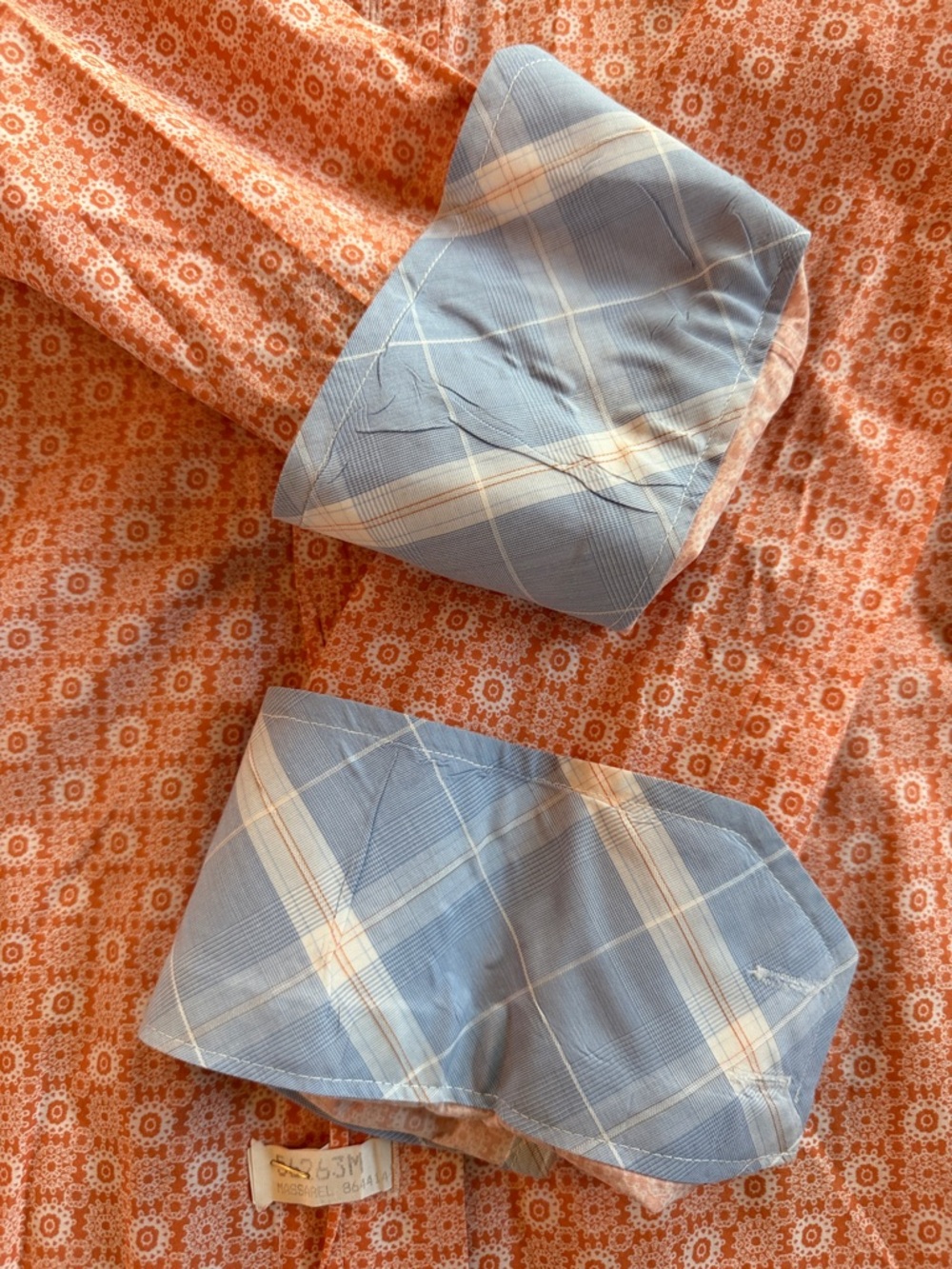 Men’s Large QUIETI button down - Picture 2 of 3